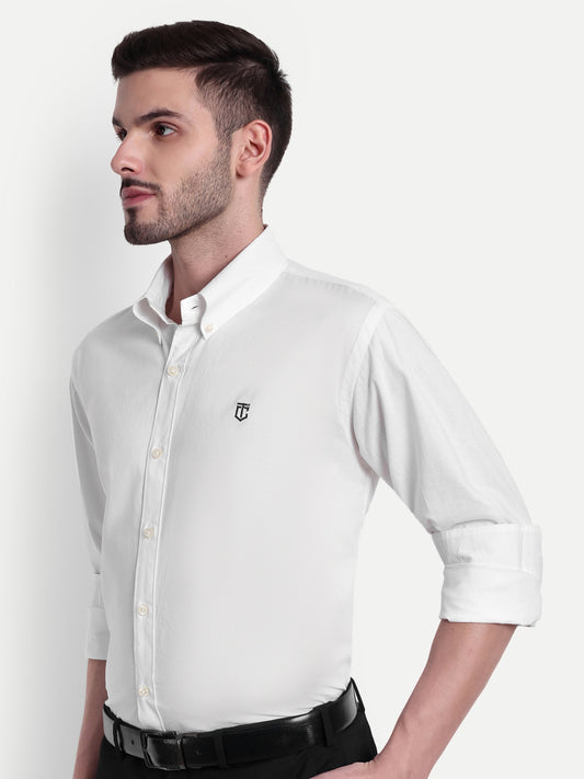 White Plain Classic and Comfortable Shirt for All-Day Wear