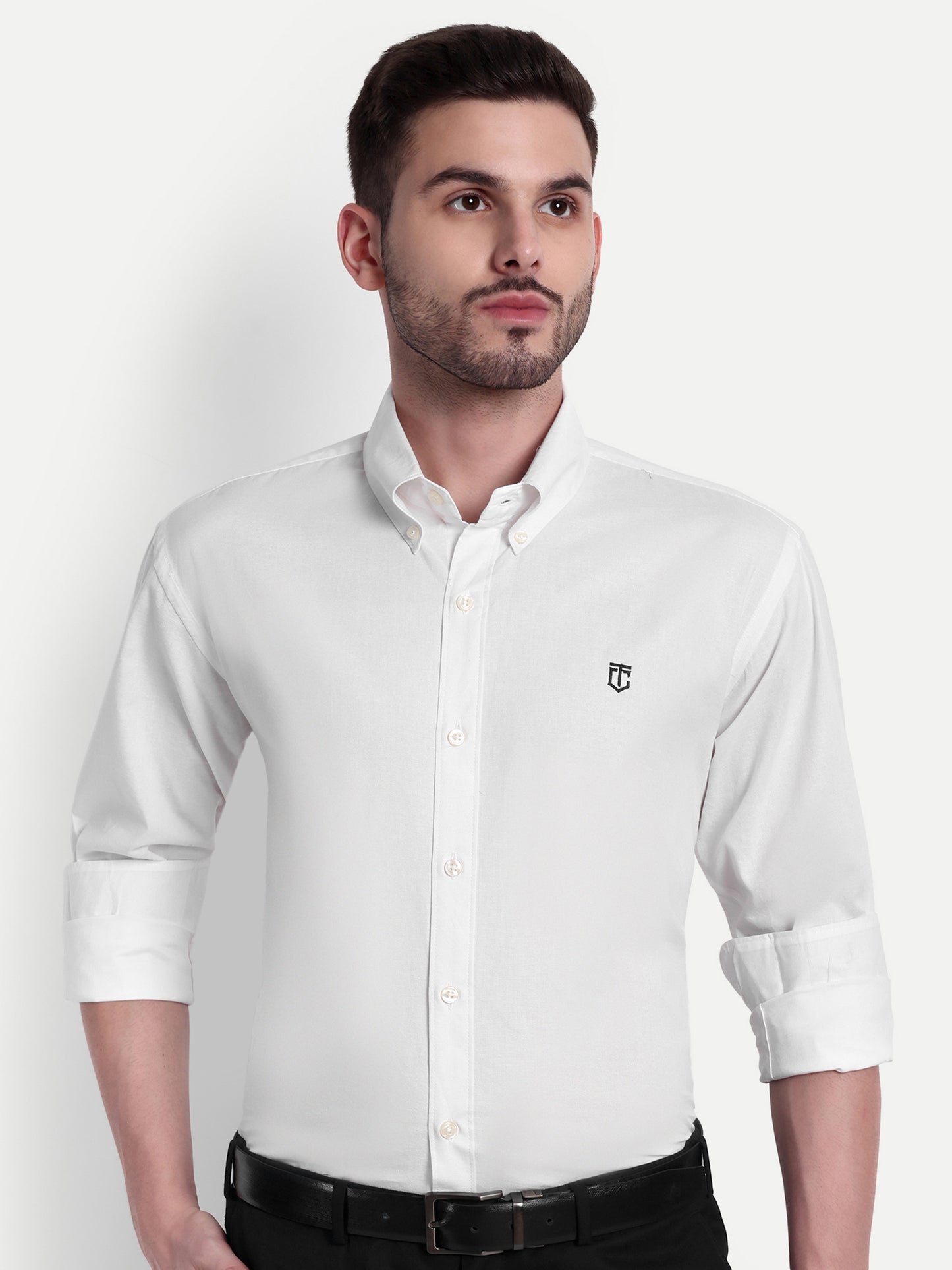 White Plain Classic and Comfortable Shirt for All-Day Wear